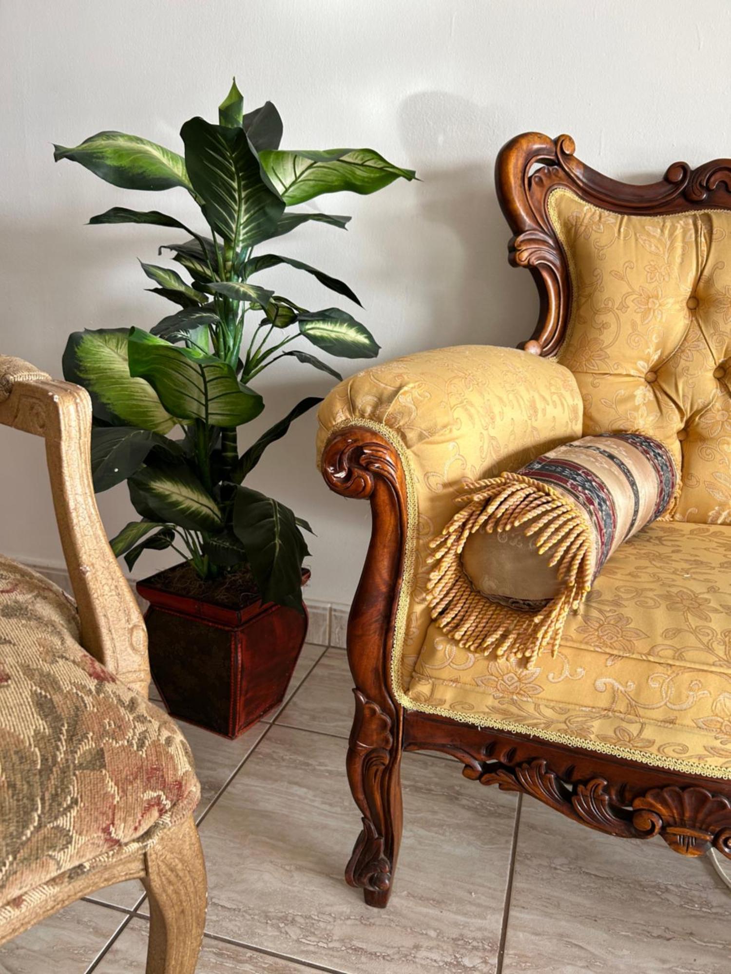 Apartment Beautiful With Very Elegant Colonial Decoration Tamiami